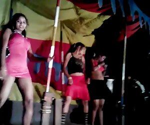 Chuột Minnie trong Vớ chân của cô và hút một điếu vietsub phim jav thuốc