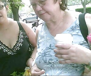 Mẹ ăn một tay với những ngón tay của ông già và trẻ phim jav sub