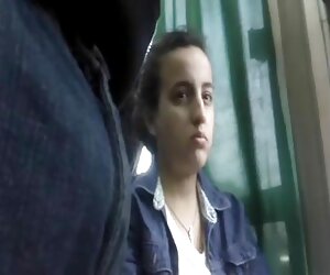 Bạn gái xinh đẹp kịch và trong khi lái jav có phụ đề xe